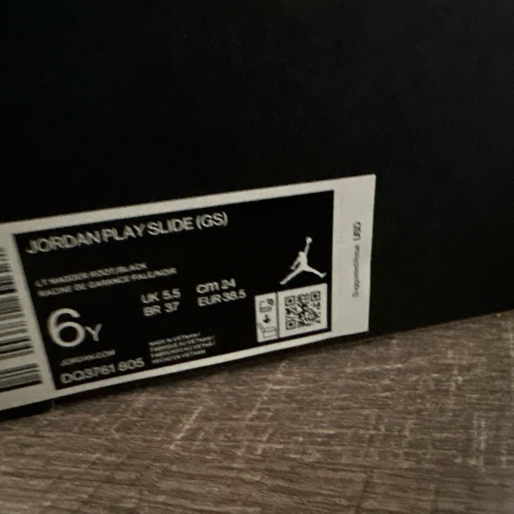 Jordan play slide - Picture 2 of 5